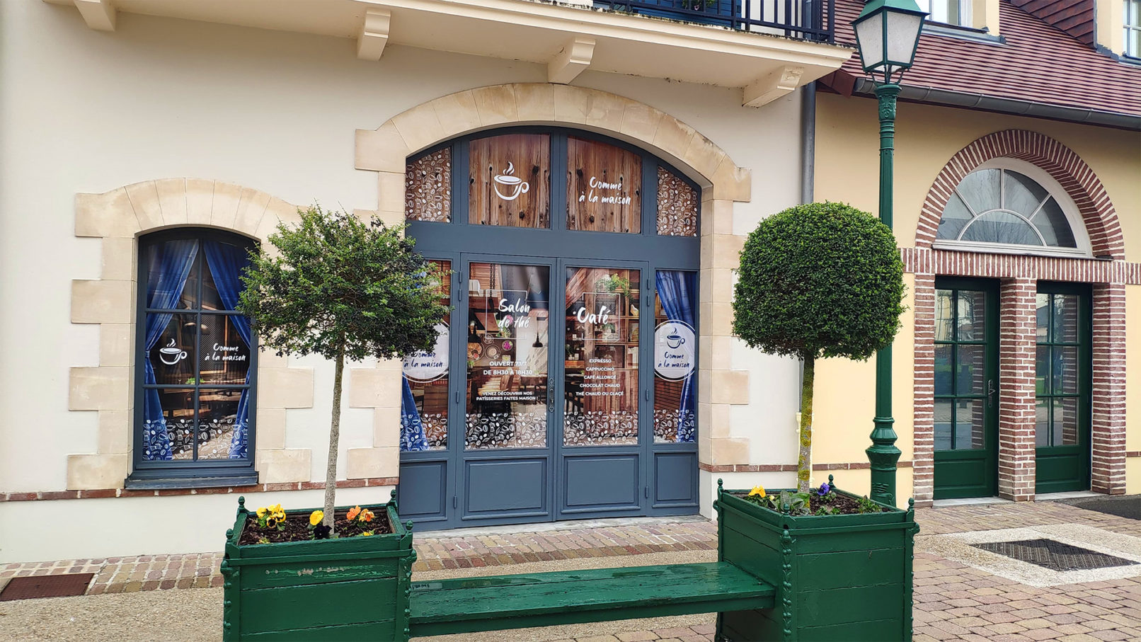Nouvelle vitrine Marriott - Café - Salon de thé